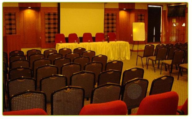 Hotel Mid East Haridaspur Exterior photo