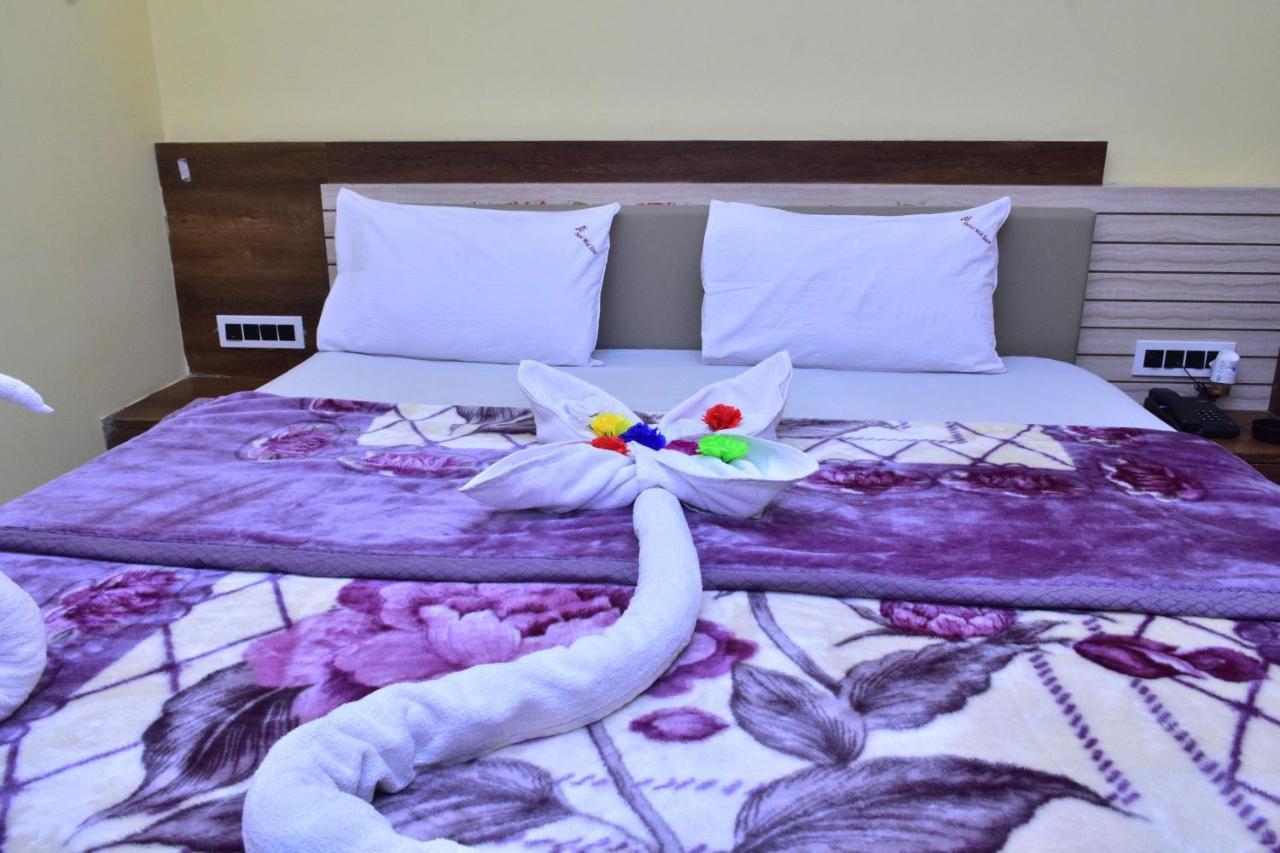 Hotel Mid East Haridaspur Exterior photo